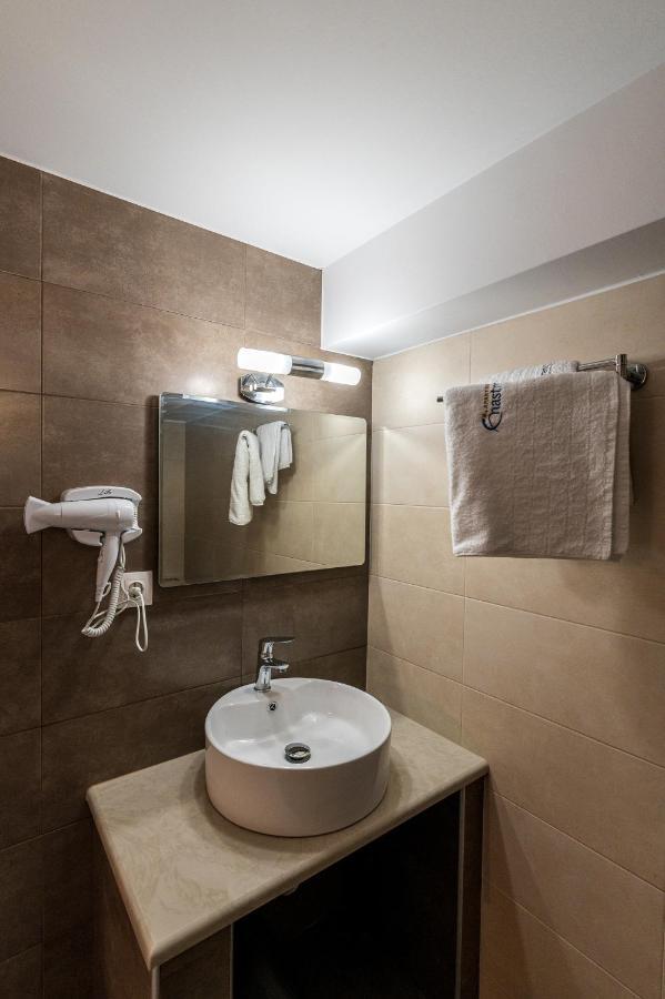 Enastron Apartments ซิเตีย ภายนอก รูปภาพ